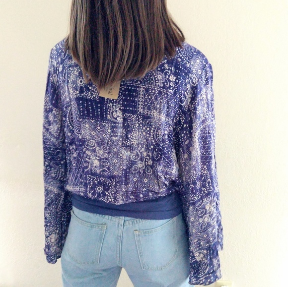 The Revival Lani California bandana v neck crop - Picture 3 of 8